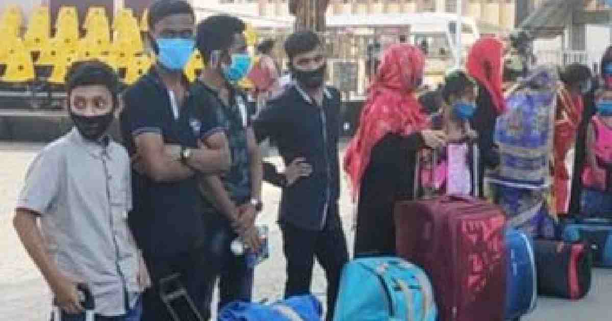 Beanpole , coronavirus outbreak , coronavirus , COVID-19 pandemic , COVID-19 , Benapole Check-post , returnees stranded at Benapole , Bangladeshis stranded at Benapole , Covid-19 negative certificate